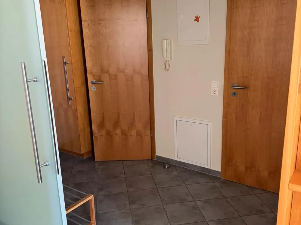 2 Zimmerwohnung möbliert mit Balkon