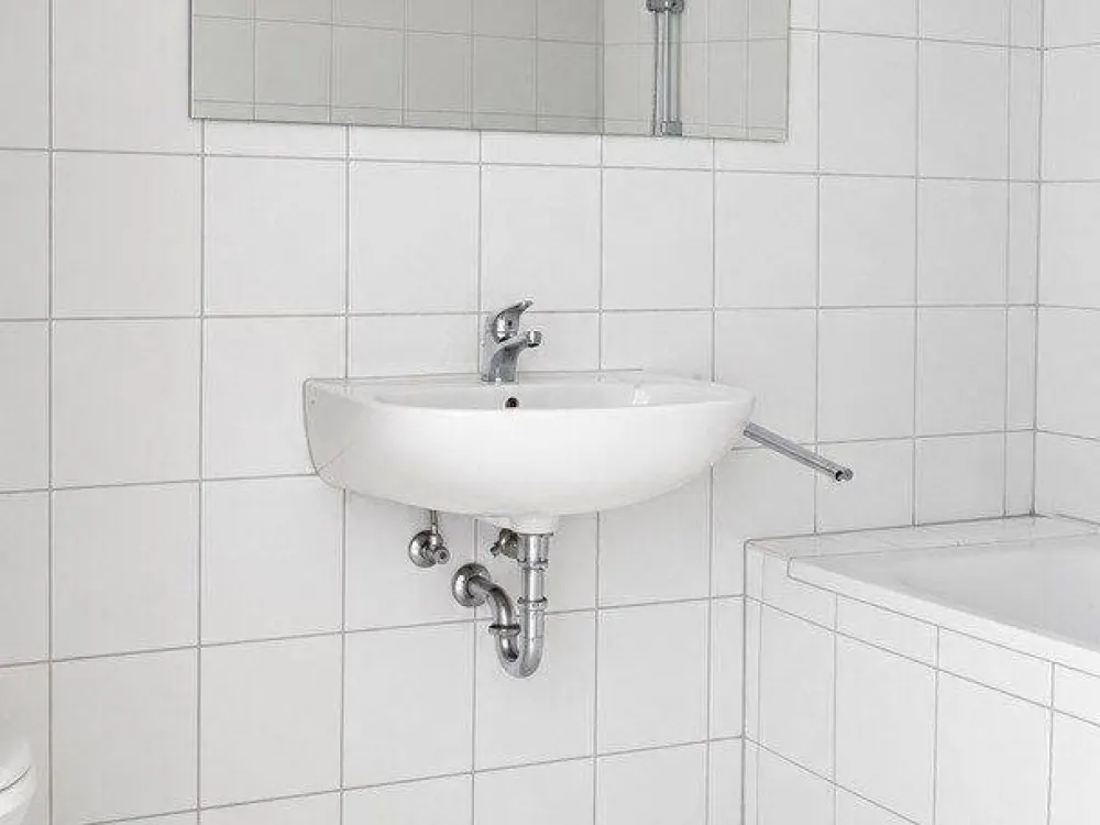 helle, sanierte 3-Raum Wohnung mit Einbauküche ab 01.10. oder 01.11
