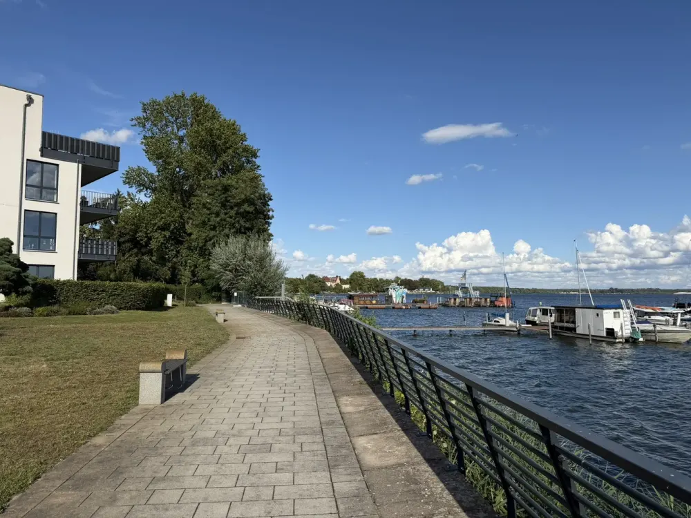 Exklusiv am Müggelsee, 2-Zimmer-Wohnung mit Seeblick & privatem Wasserzugang