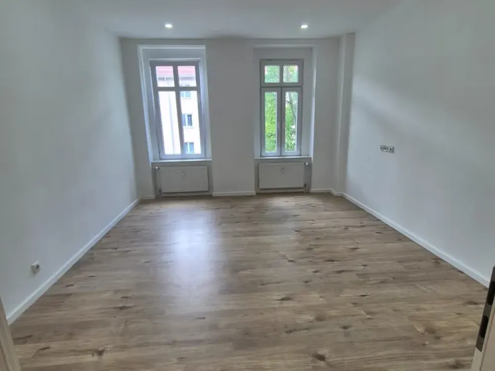 2-Room Wonder with Balcony