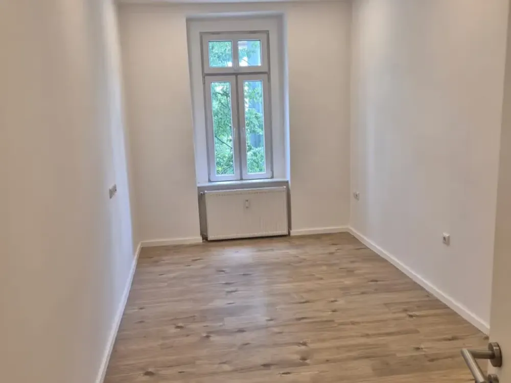 2-Room Wonder with Balcony