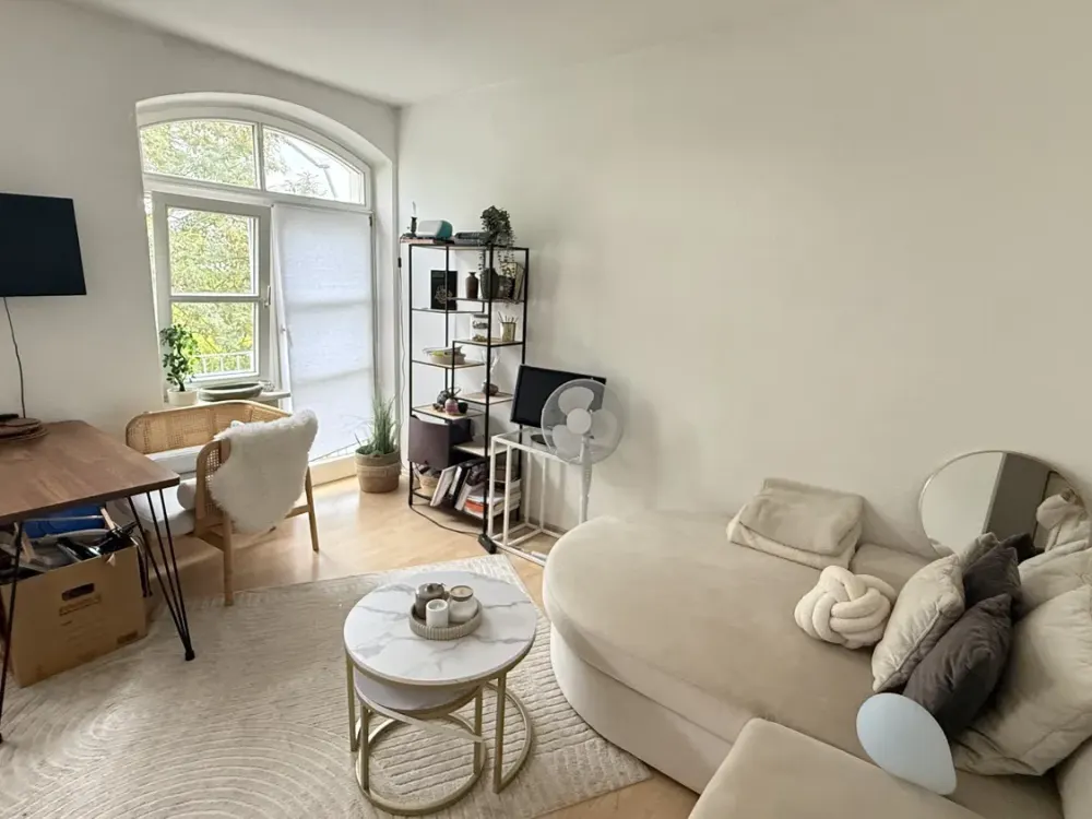 Renovated 2-Room Jugendstil MWG with Balcony (37 m²) directly at Karlsaue in Kassel