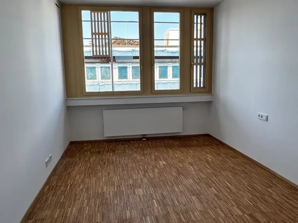Luxurious 3-Room Apartment - Rare Opportunity in Prime Location of Böblingen