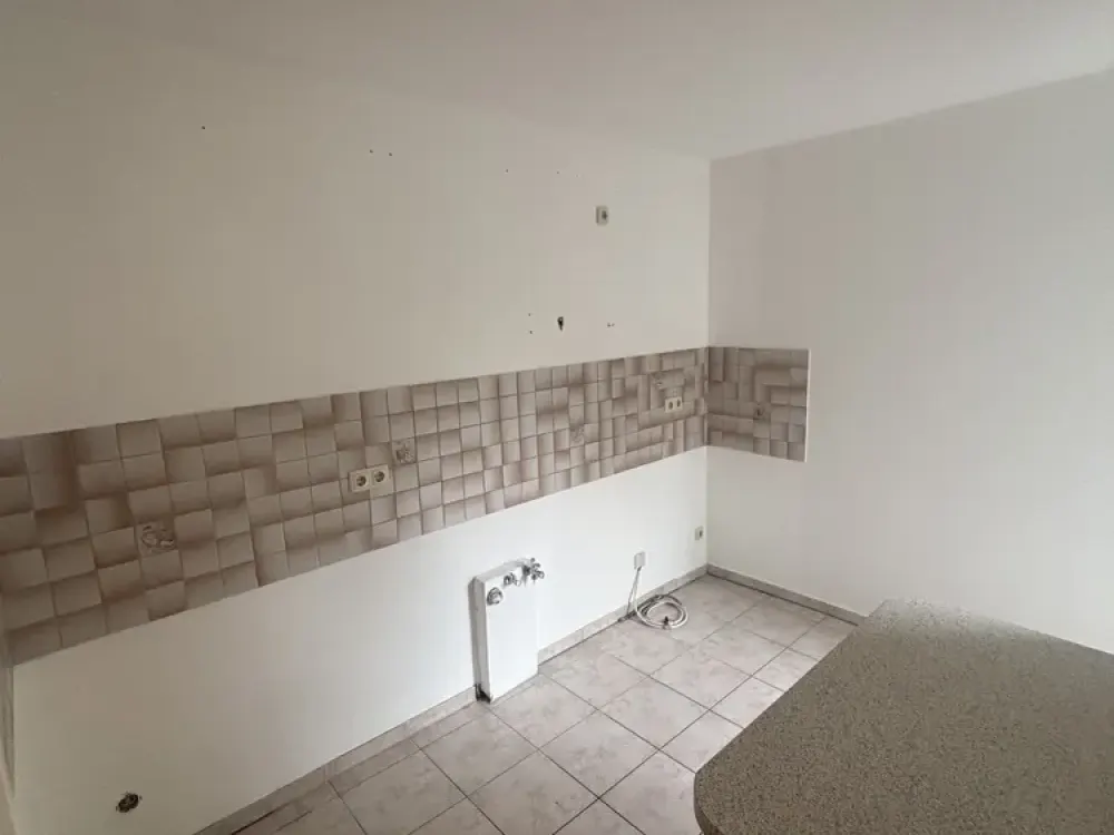 Schöne, helle 2-Zi.-Whg mit Balkon in Schwanstetten, Ortszentrum