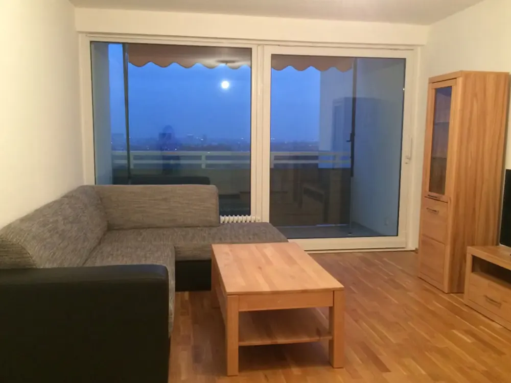 Möblierte 2 Zimmer Wohnung Süd Balkon in Steinbach Taunus, Skyline Frankfurt Eschborn