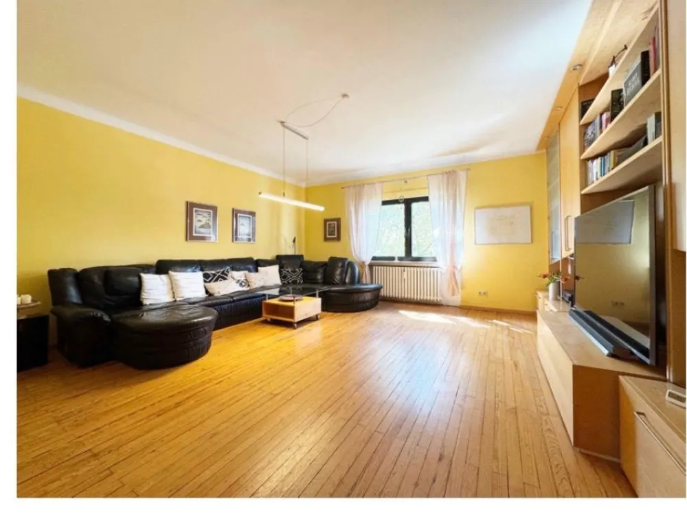 Großzügige Altbauwohnung mit hohen Decken, 91 m²