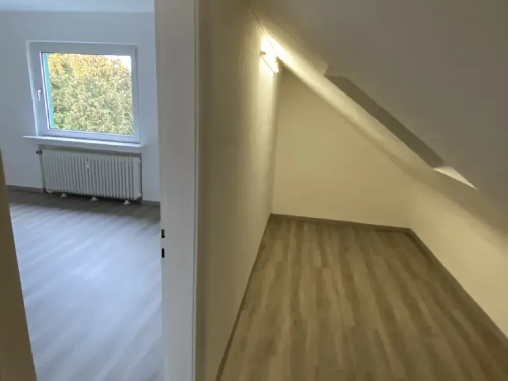 Erstbezug nach Sanierung: freundliche 3-Zimmer-Dachgeschosswohnung in Bochum