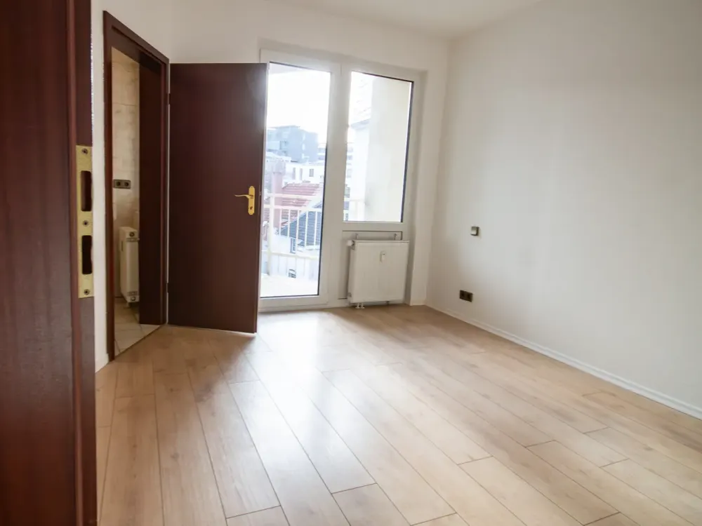 Top-Lage! 4-Zimmer-Wohnung mit EBK, Balkon und Blick