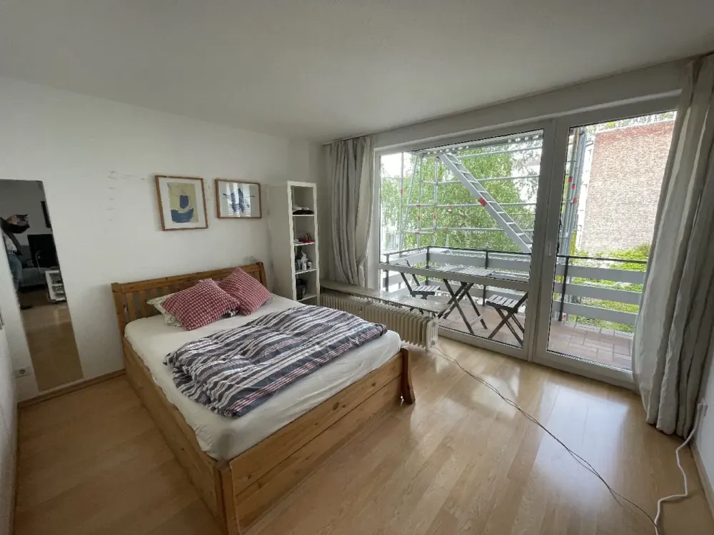 Düsseldorf-Unterbilk! Apartment! Quiet with Balcony and Elevator and Fitted Kitchen!