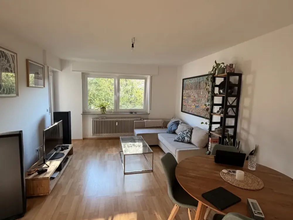 ES-St. Bernhardt I moderne 3-Zi-Whg mit Balkon