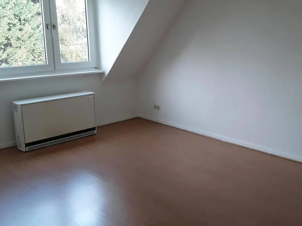 Schöne 2 Zi.Dg.Wohnung zu vermieten- Anfragestopp-