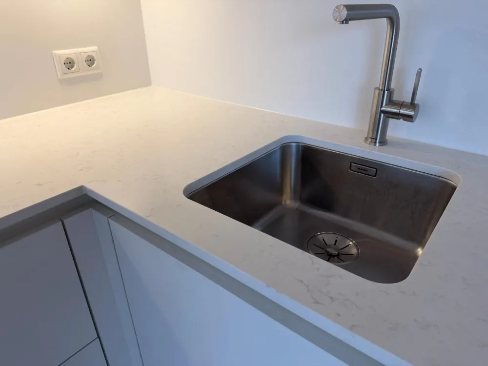 Neubau Niedrigenergie 3 Zimmer Wohnung mit Balkonen in Wedel