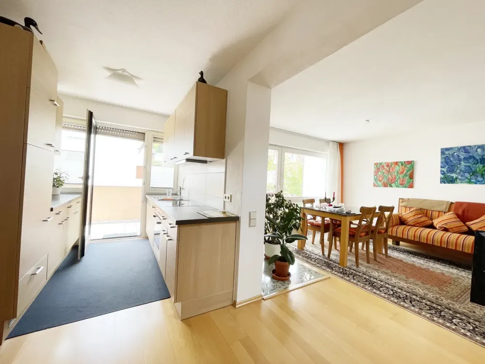 GERLINGEN - Lichtdurchflutete Maisonette in 2-Familienhaus | 81 m² | 2 Balkone | Stellplatz | frei