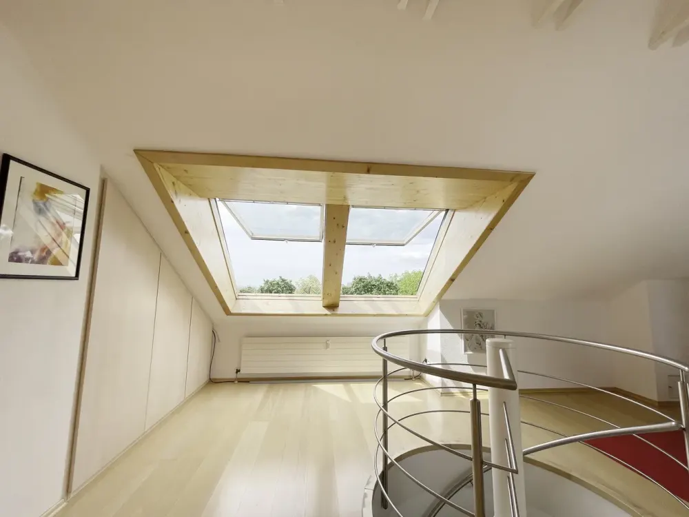 GERLINGEN - Lichtdurchflutete Maisonette in 2-Familienhaus | 81 m² | 2 Balkone | Stellplatz | frei