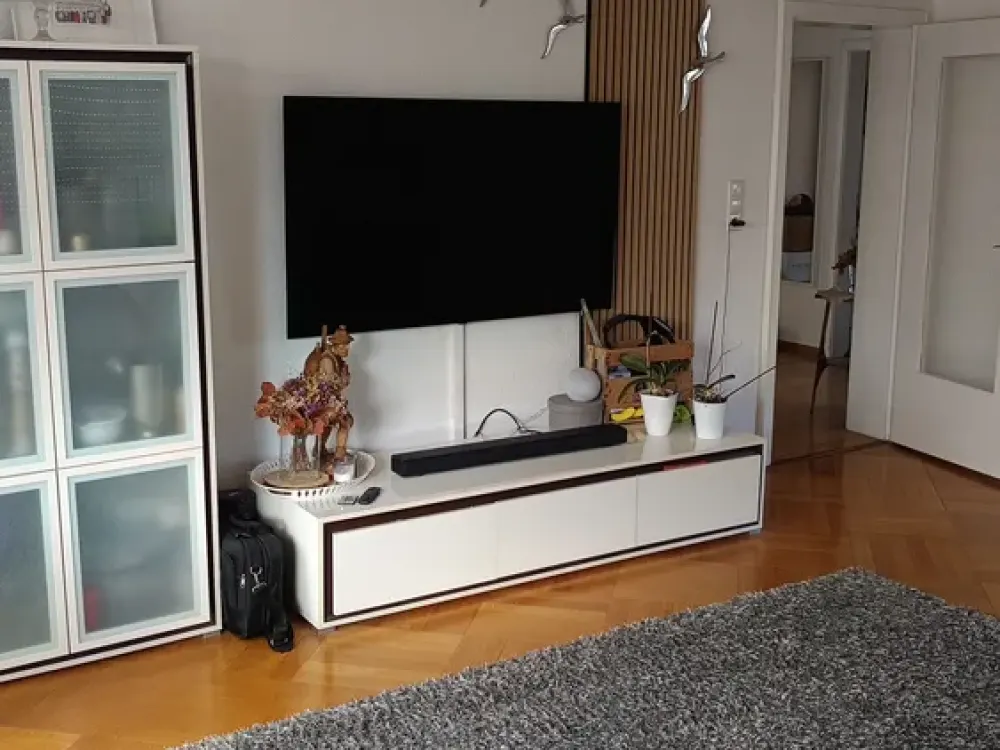 Spacious 3.5-Room Condominium on the Edge of the Forest in Leinfelden