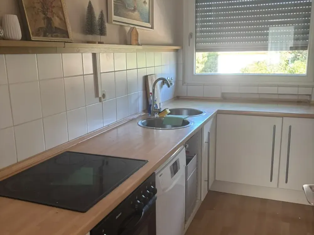 Spacious 3.5-Room Condominium on the Edge of the Forest in Leinfelden