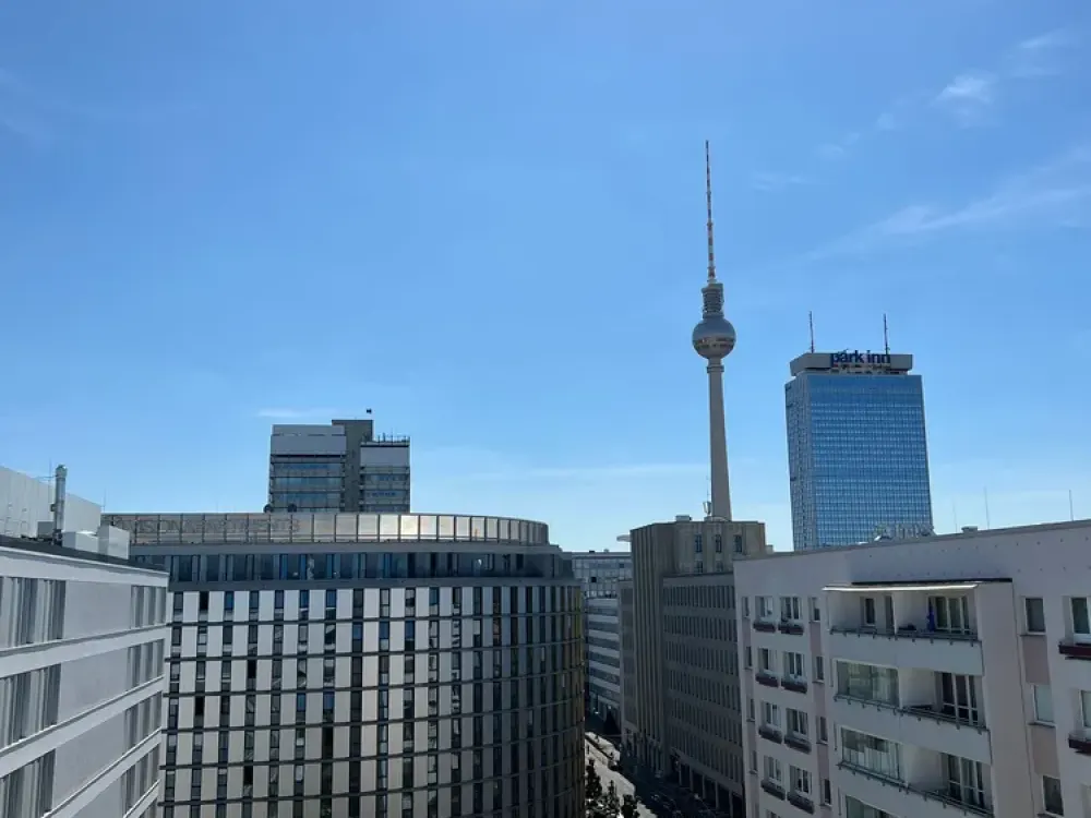 Moderne Wohnung in Berlin Mitte mit gehobener Teilmöblierung - ab 01.09.2026 frei