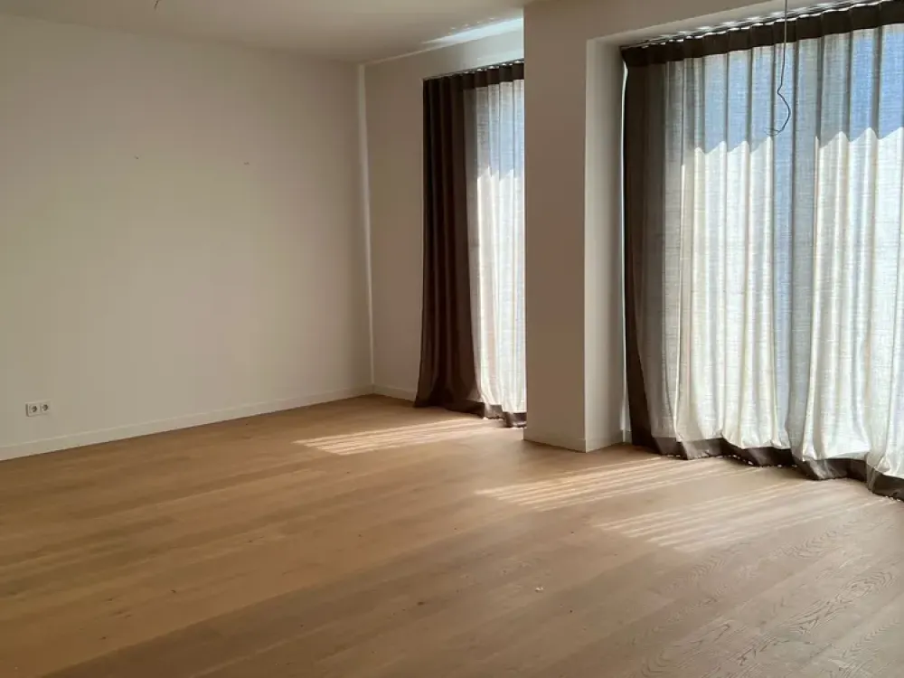 Moderne Wohnung in Berlin Mitte mit gehobener Teilmöblierung - ab 01.09.2026 frei
