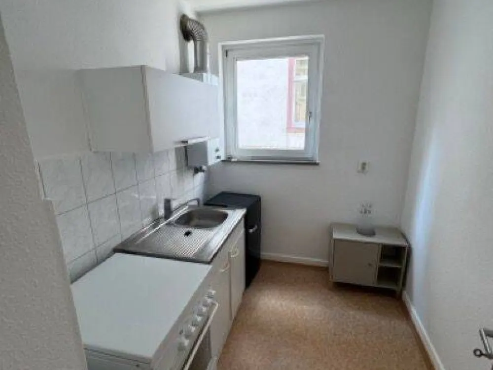 Sehr gut gelegene helle 1 Zimmerwohnung mit Balkon