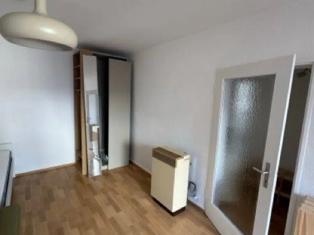 Sehr gut gelegene helle 1 Zimmerwohnung mit Balkon