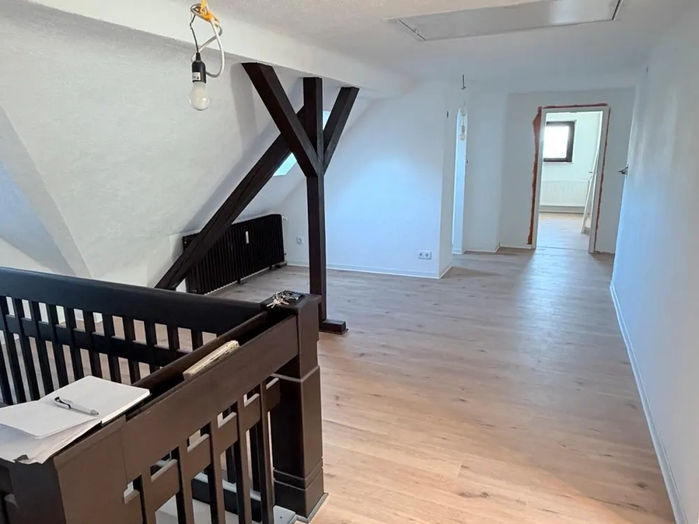 Charmantes, helles Dachgeschoss mit 4-5 Zimmern, ca. 130 m²