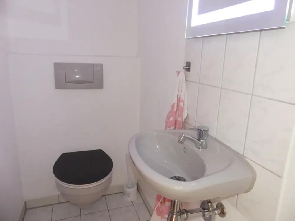 Naturnahe 2 Zimmer Wohnung mit eigener Terrasse und Garten! Frei ab sofort.
