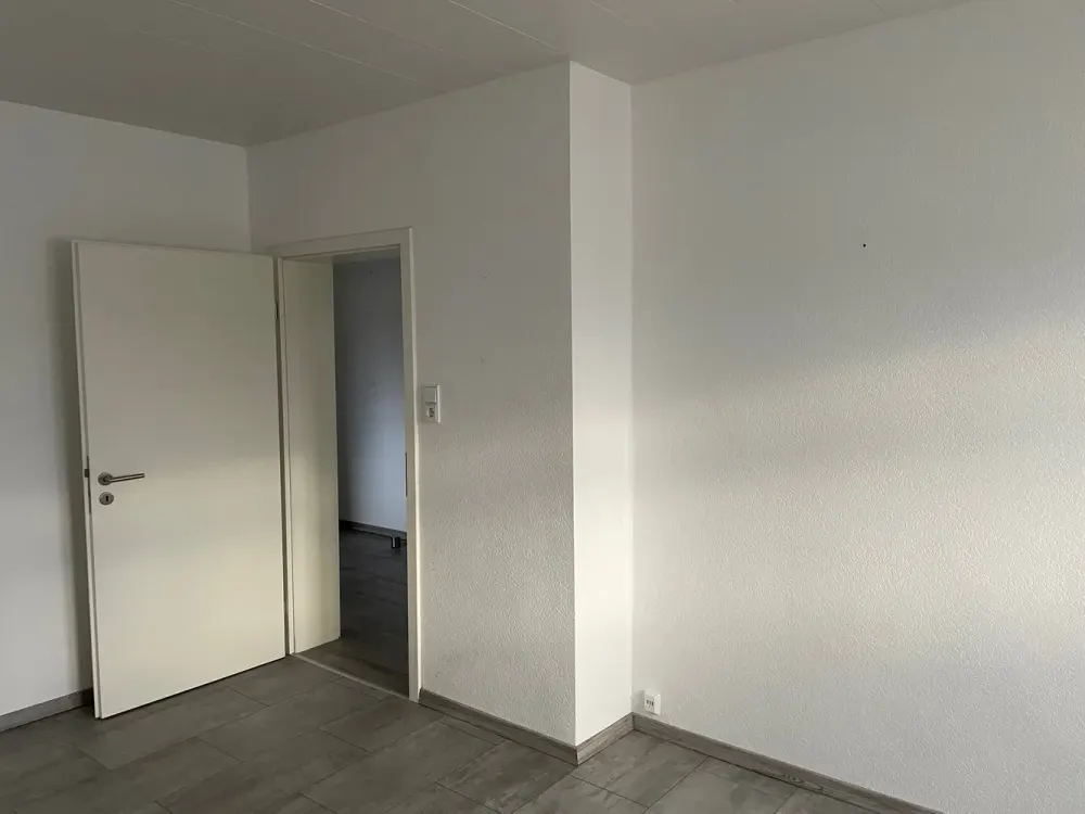 3 Zimmer Wohnung mit Balkon / Stellplatz / Garage zu vermieten