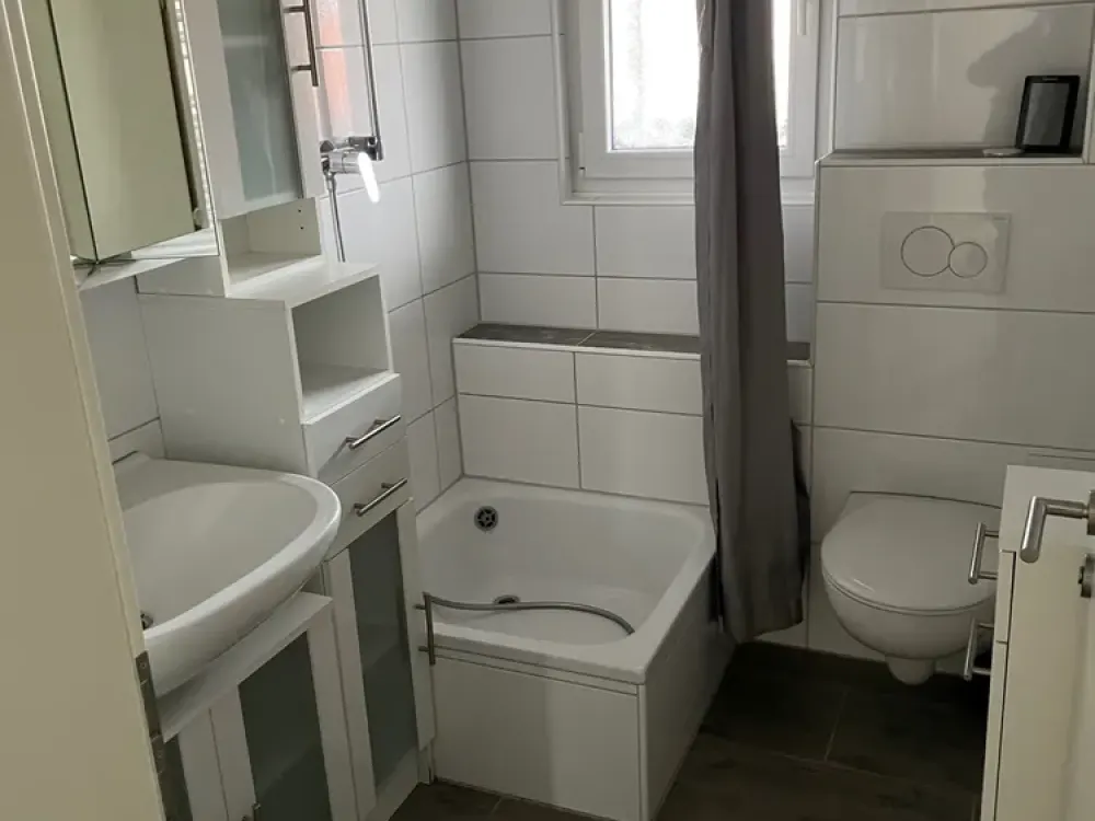 3 Zimmer Wohnung mit Balkon / Stellplatz / Garage zu vermieten