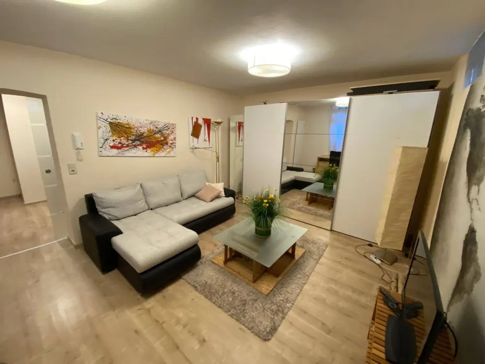 S-Mitte: Vollständig möblierte, gut ausgestattete 3-Zi.-Wohnung * EBK * 90 qm * gute Lage *