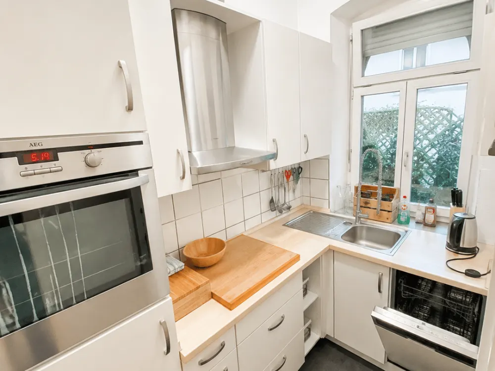 S-Mitte: Vollständig möblierte, gut ausgestattete 3-Zi.-Wohnung * EBK * 90 qm * gute Lage *