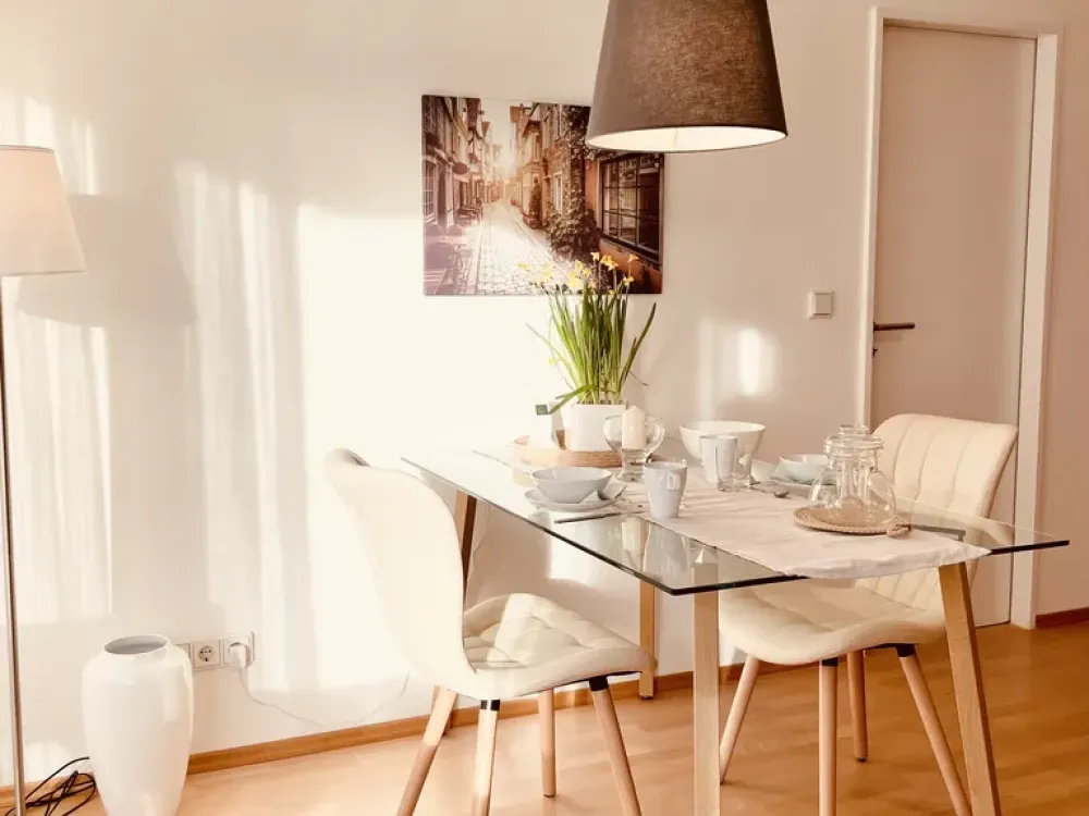 Möblierte helle 2-Zimmer Wohnung mit Homeoffice am Rosenberg