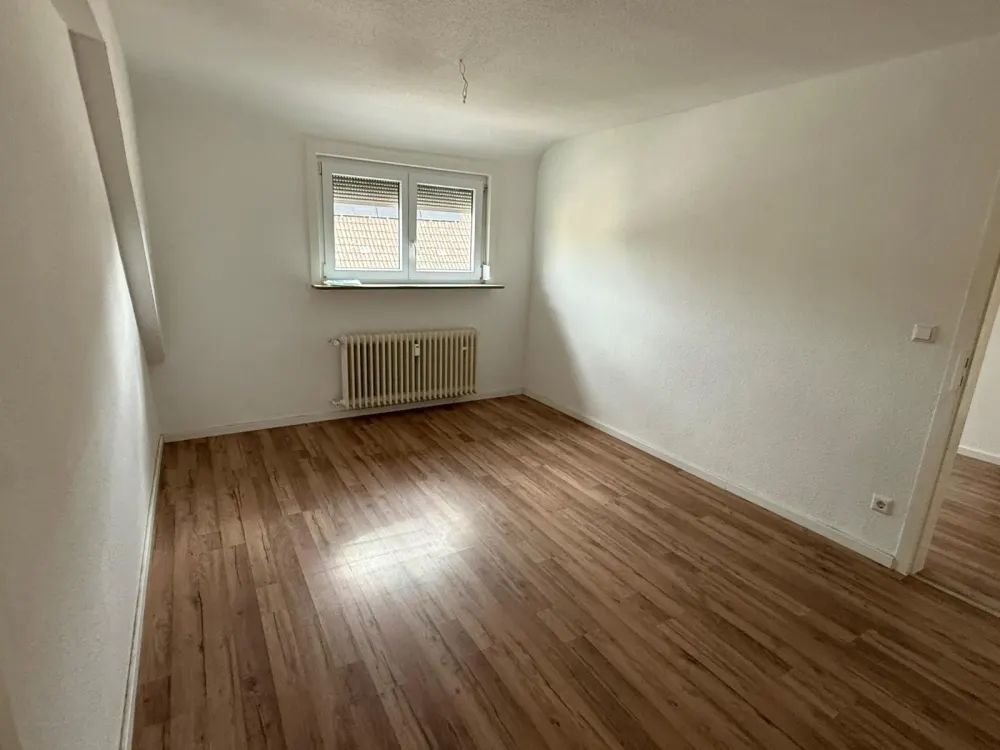 Great 5.5-Room Apartment with Roof Terrace and Garage (125sqm)