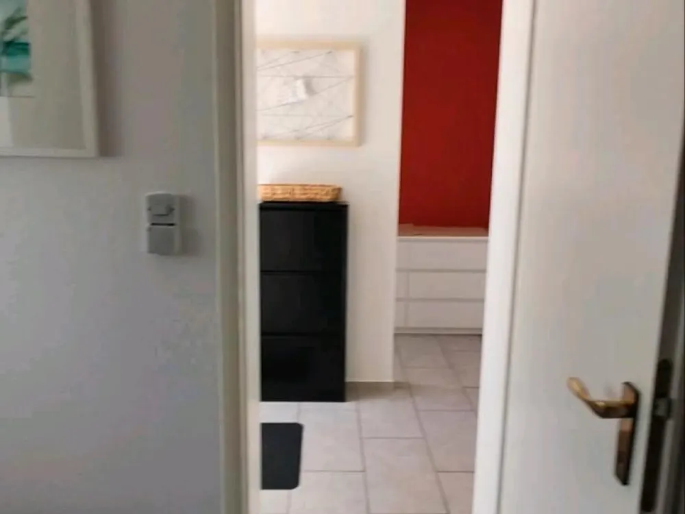 Helle teilmöblierte Erdgeschosswohnung mit See und Bergblick