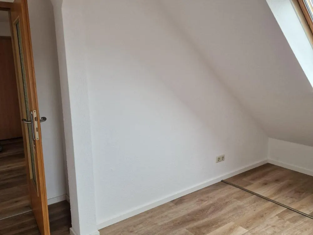 Wohnst Du schon oder suchst Du noch ?- 3 Zimmer DG, Balkon Thekla