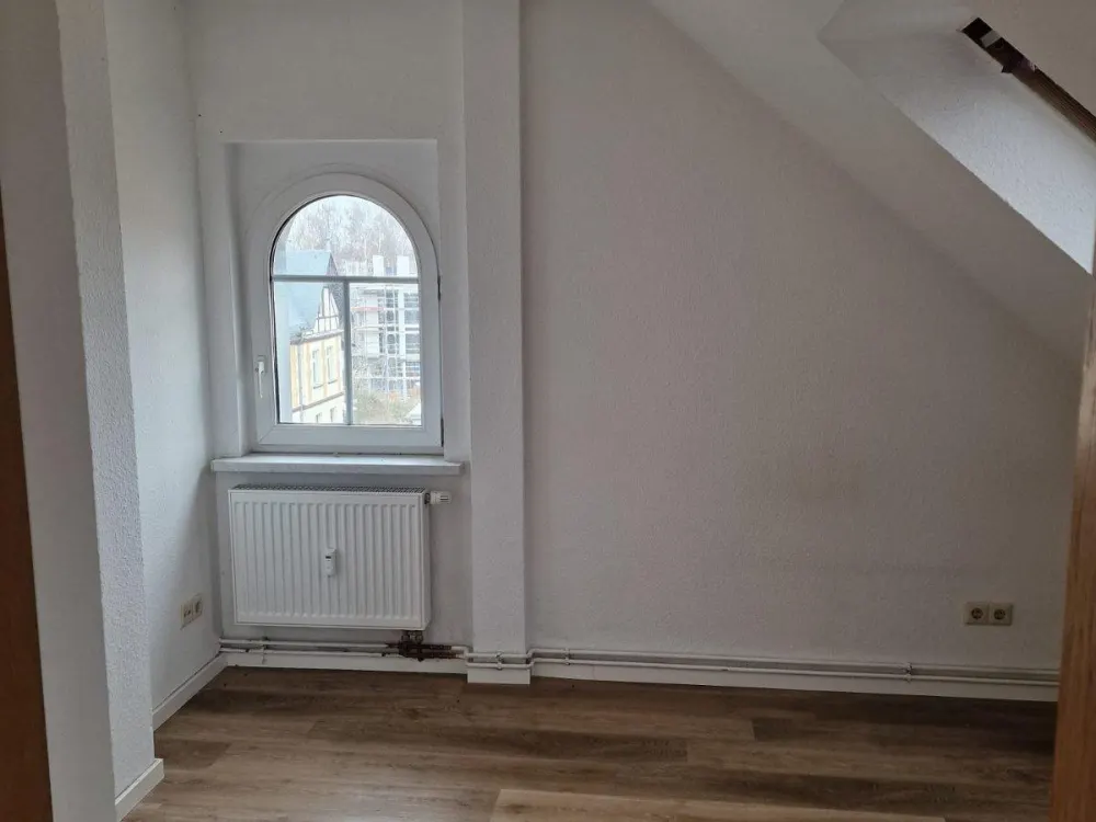Wohnst Du schon oder suchst Du noch ?- 3 Zimmer DG, Balkon Thekla