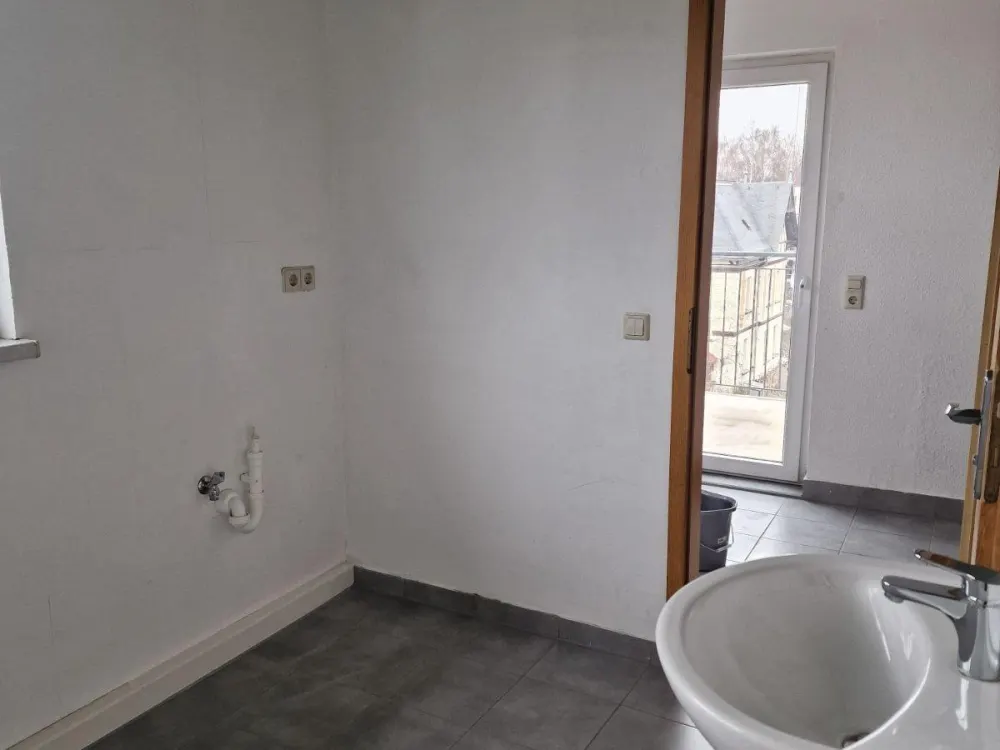 Wohnst Du schon oder suchst Du noch ?- 3 Zimmer DG, Balkon Thekla