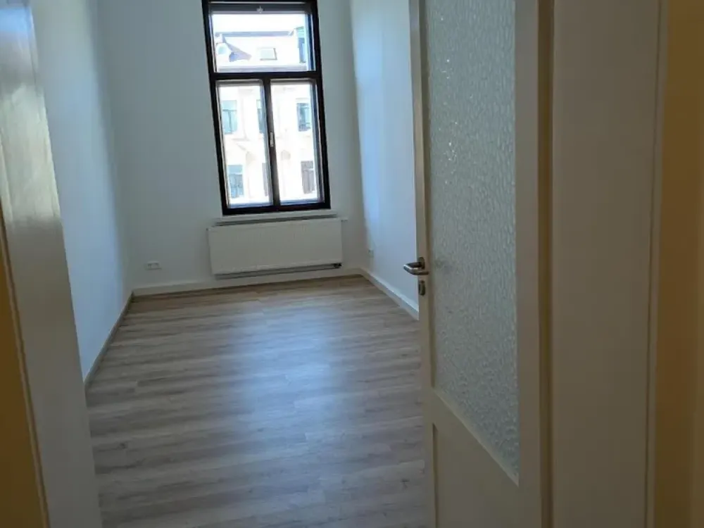Erstbezug nach Sanierung I großzügige 4-Raum-Wohnung mit Einbauküche in der Südvorstadt