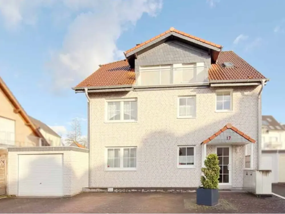 3-Zimmer-Wohnung mit Balkon und Garage