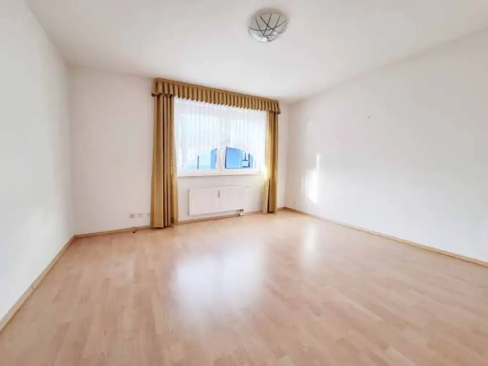 3-Zimmer-Wohnung mit Balkon und Garage