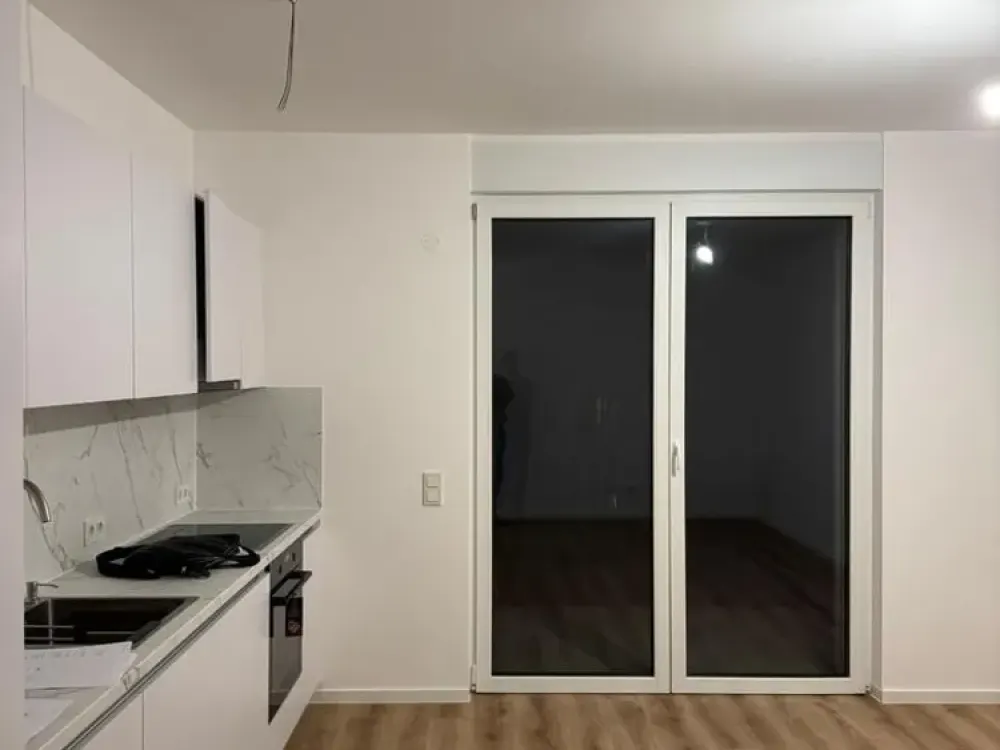 Cologne Lifestyle: 2-Room Apartment in Roonstraße