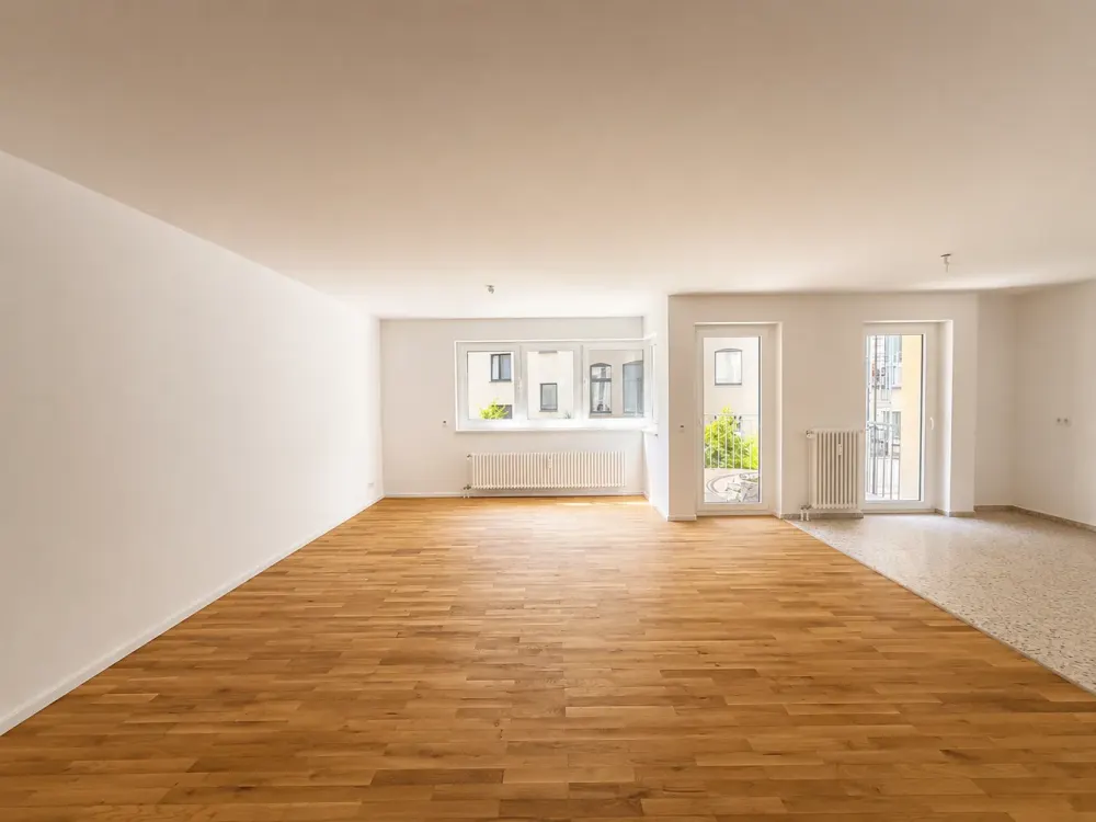 *Modernisierte 2-Zimmer-Wohnung mit gehobener Innenaustattung auf 80qm*