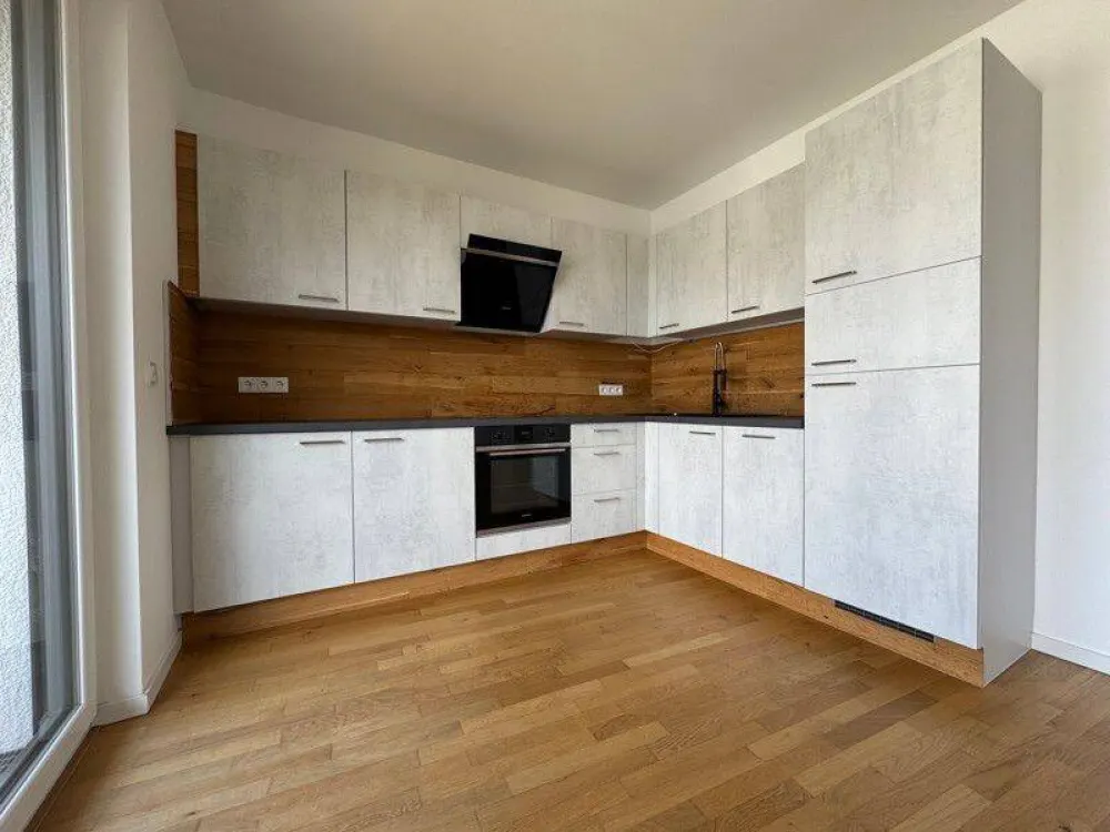 Wo das Leben so spielt - ansprechende 2-Zimmer-Wohnung mit Einbauküche und Balkon im Neubau