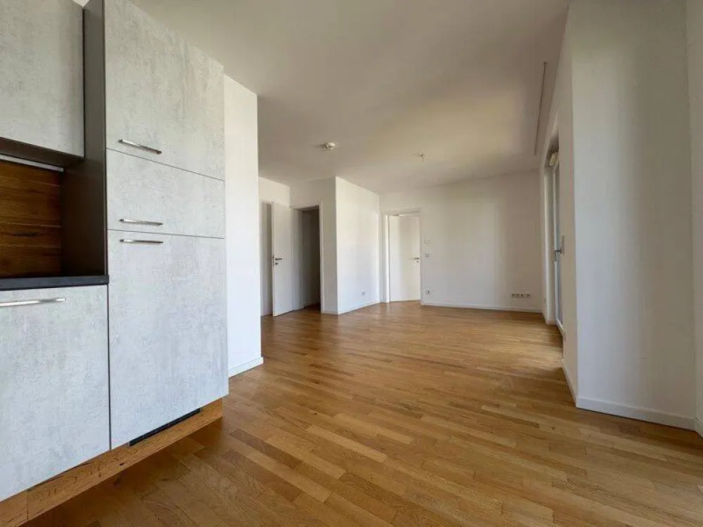 Wo das Leben so spielt - ansprechende 2-Zimmer-Wohnung mit Einbauküche und Balkon im Neubau