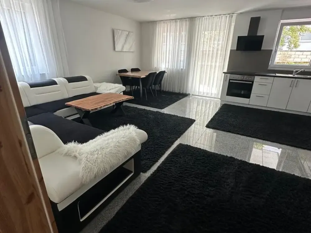 Sehr schöne 2-Zimmer-Terassenwohnung, EG, energetisch top, behindertengerecht, zentral, ruhig