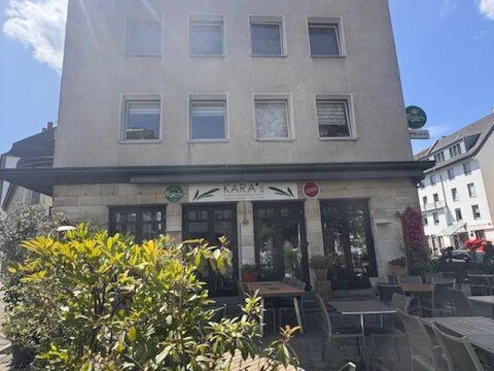 Großzügige Stadtwohnung - auch WG geeignet