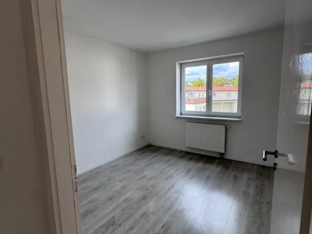 schöne 4-Zimmerwohnung in Schönefeld (Großziethen)-Besichtigung nur nach Absprache