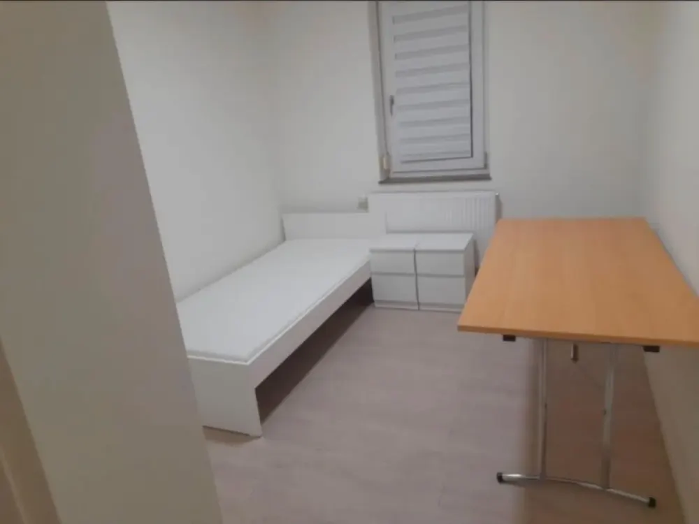 Bright, Fully Furnished 20sqm Room in Ludwigsburg - Women-Only Shared Apartment