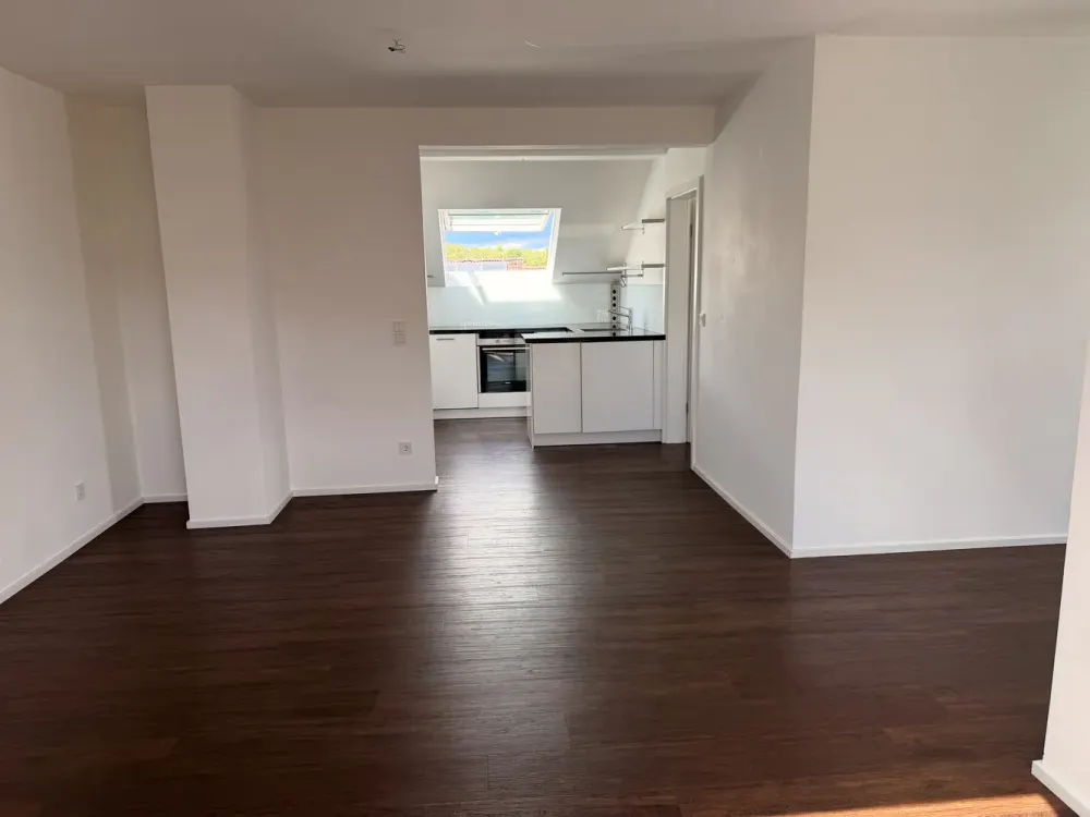 Hochwertig modernisierte 3,5-Zimmer-Dachgeschosswohnung