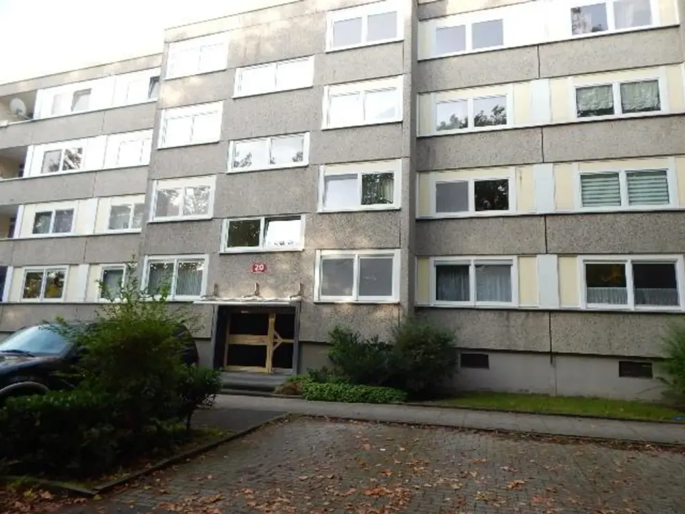 Stop! Geräumige 3,5-Zimmer-Wohnung (WBS)