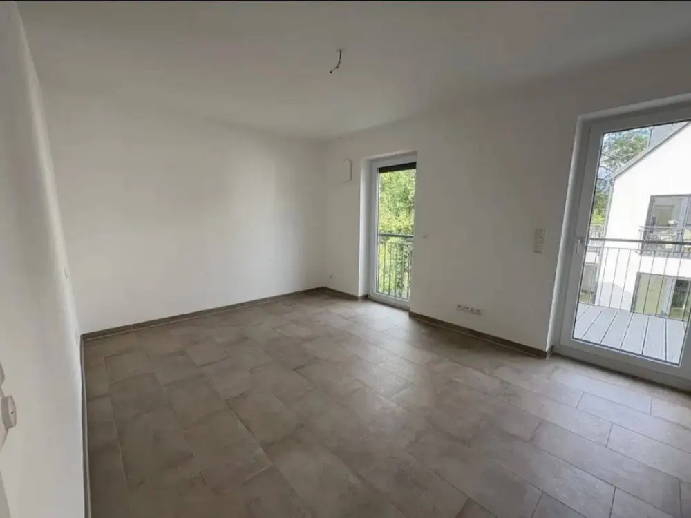 Moderne und helle 2-Zimmer-Neubauwohnung mit Balkon in München-Trudering, Nachmieter gesucht